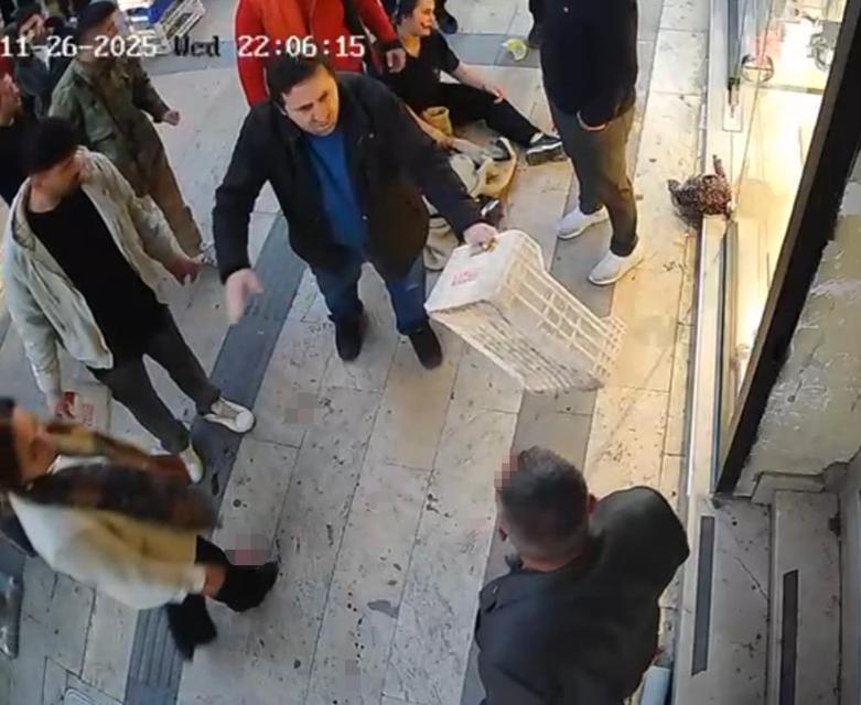 Boşanma aşamasındaki kocasından bıçaklı saldırıya uğradı