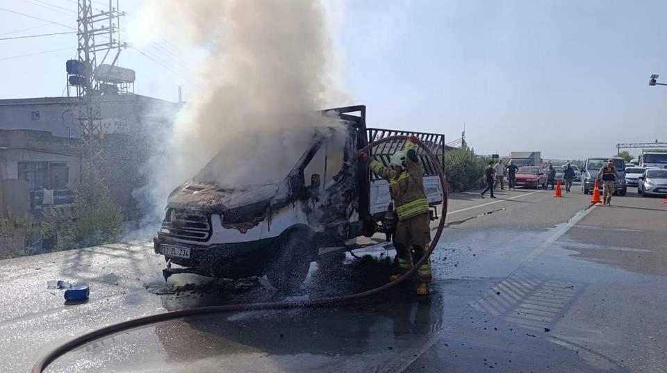 Alevlere teslim olan transit kullanılmaz hale geldi