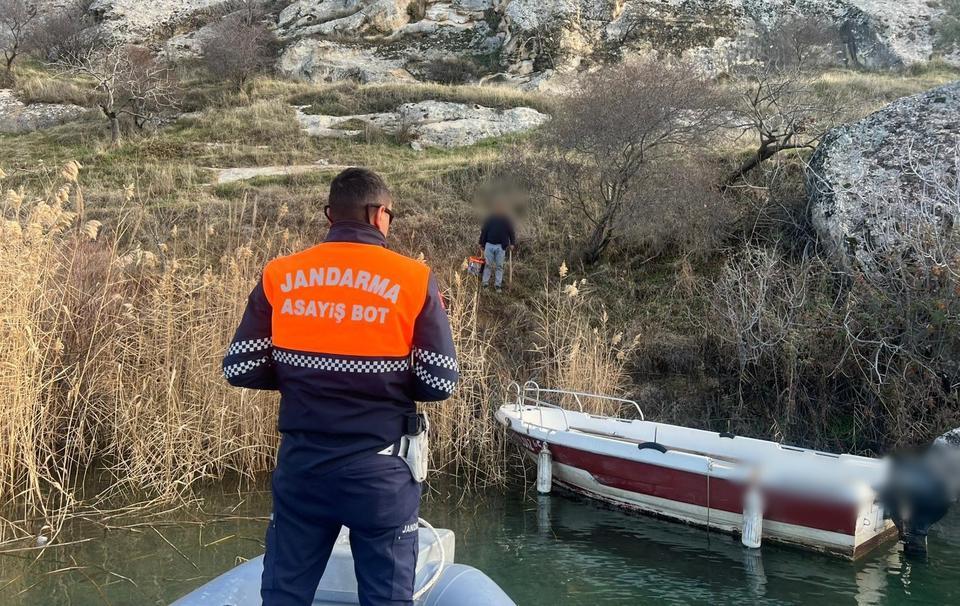 AĞ İLE AVLANMA YASAĞINA UYMAYAN ŞAHSI JANDARMA YAKALADI