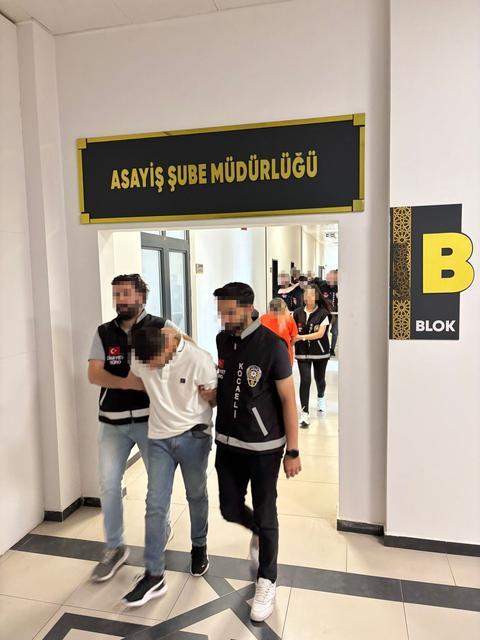 KUZEN CİNAYETİNİN İNTİKAMI İÇİN AKIL ALMAZ SAHTE SEVGİLİ TUZAĞI SOSYAL MEDYADAN TANIŞTIĞI KADINLA BULUŞMAYA GİDERKEN KURŞUNLARIN HEDEFİ OLDU KANLI TUZAKTAN ÖNCE OLAY YERİNDE 3 KEZ KEŞİF YAPILMIŞ