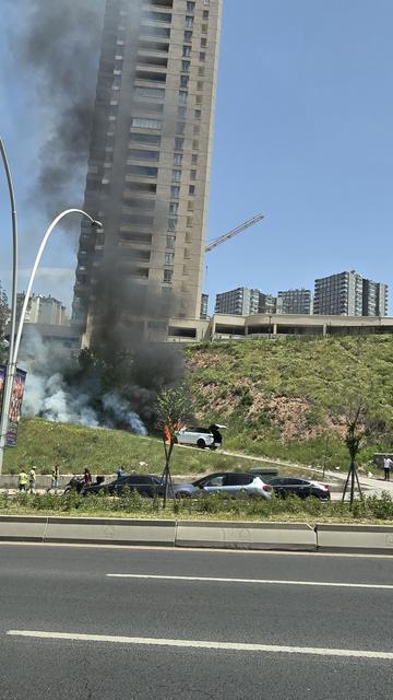 ANKARA'DA BİR CİP ALEV ALEV YANDI