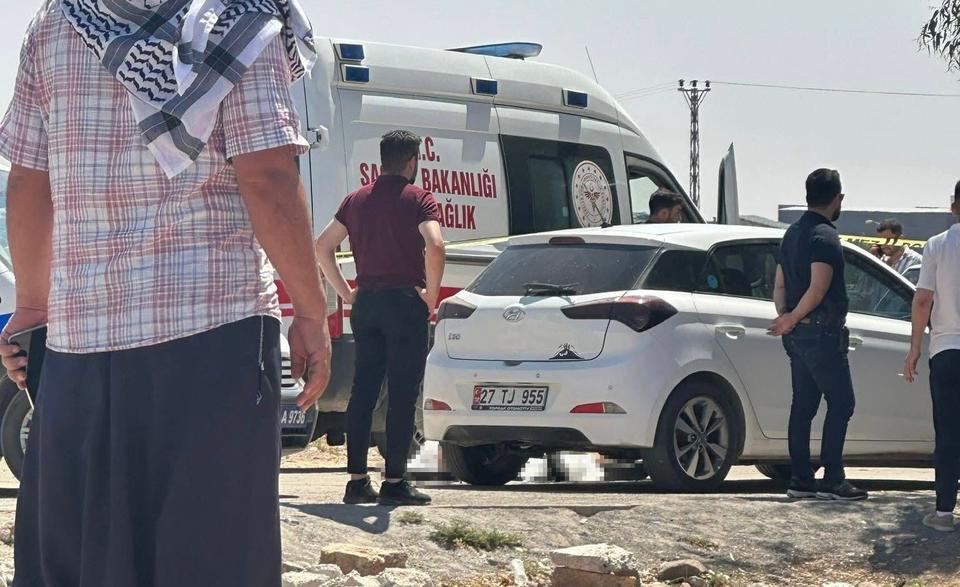 ŞANLIURFA'DA SEVGİLİ DEHŞETİ SEVDİĞİ KIZI ÖLDÜRÜP 3 KİŞİYİ YARALADIKTAN SONRA İNTİHAR ETTİ ŞANLIURFA'DA KIZ İSTEME FACİASI: 2 ÖLÜ, 3 YARALI
