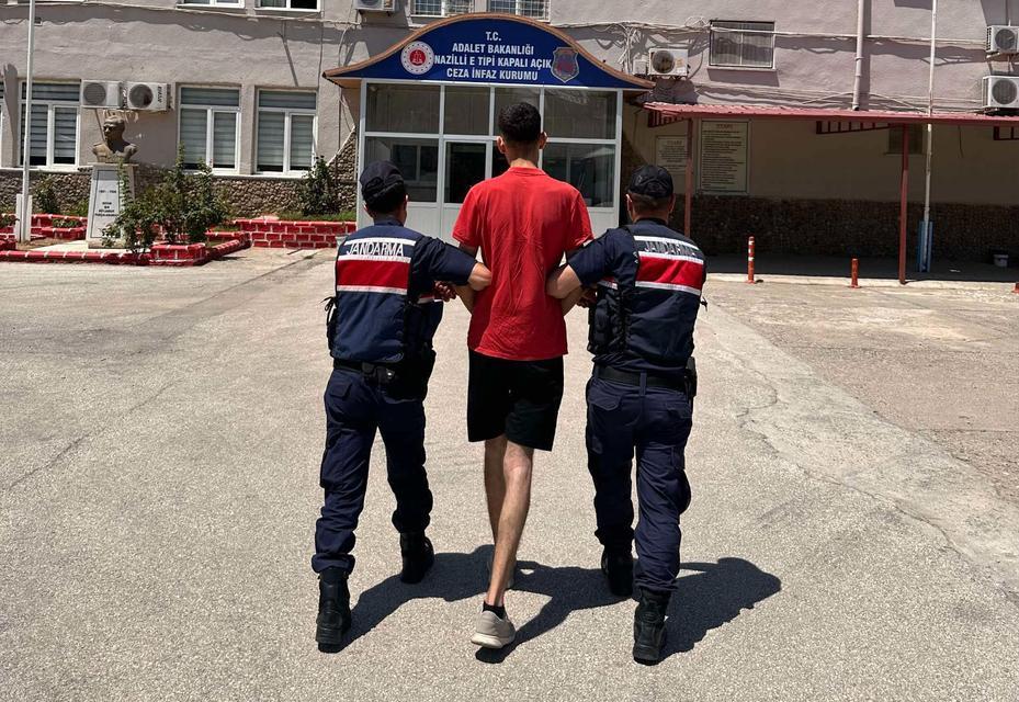 Aydın’da hapis cezası bulunan iki firari yakalandı