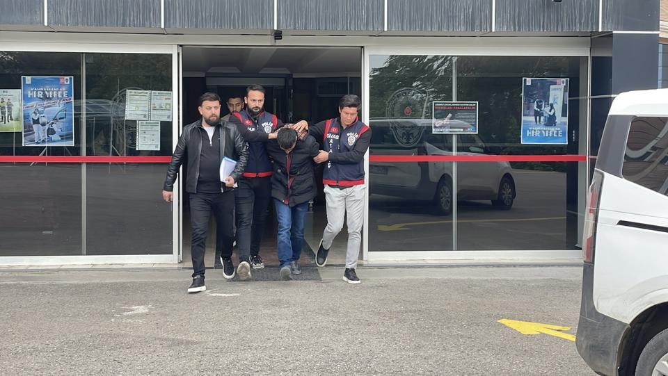 İki kardeşi boğazlarını keserek öldüren zanlı tutuklandı