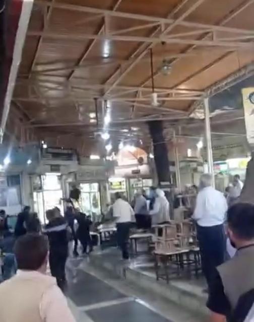 Sandalye ve masalar havada uçuştu: 4 kişi yaralandı