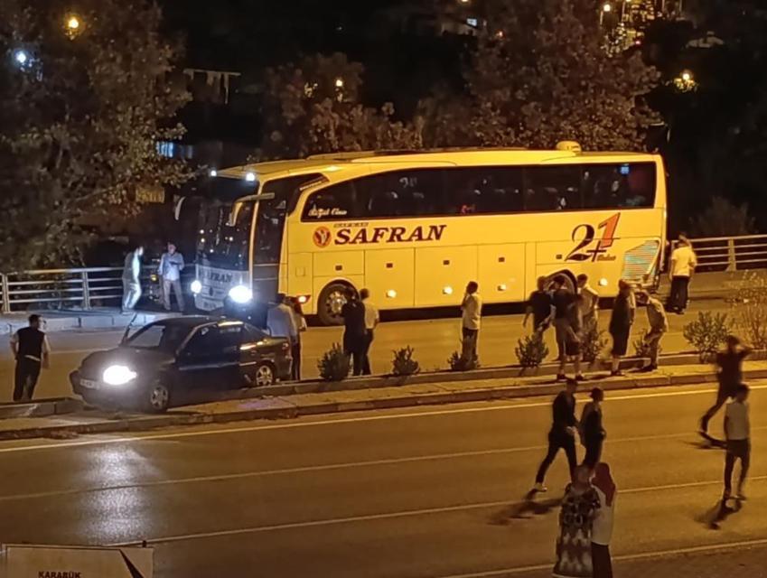 Otomobilin otobüse çarptı