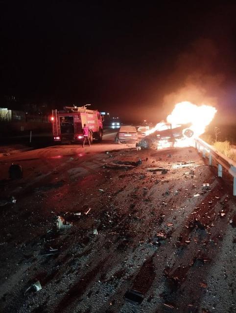 Kaza yapan otomobil alev aldı: 1 ölü, 5 yaralı