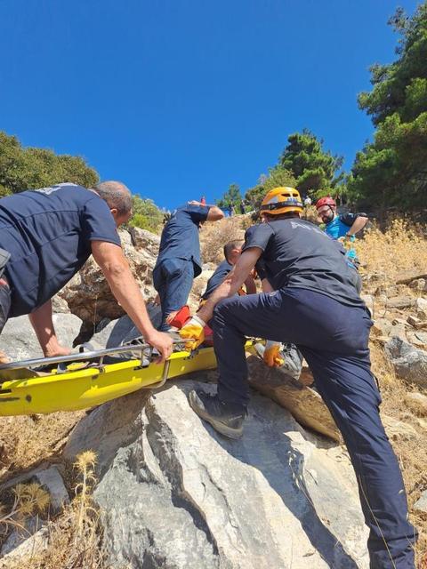 Söke’de uçurumdan düşen kişi AFAD ekiplerince kurtarıldı
