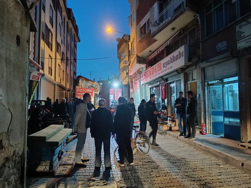 Sandıklı'da iş yerinde çıkan yangın söndürüldü