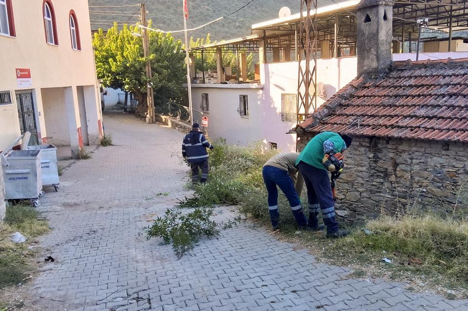 Efeler’in ekiplerinden ortak temizlik çalışması