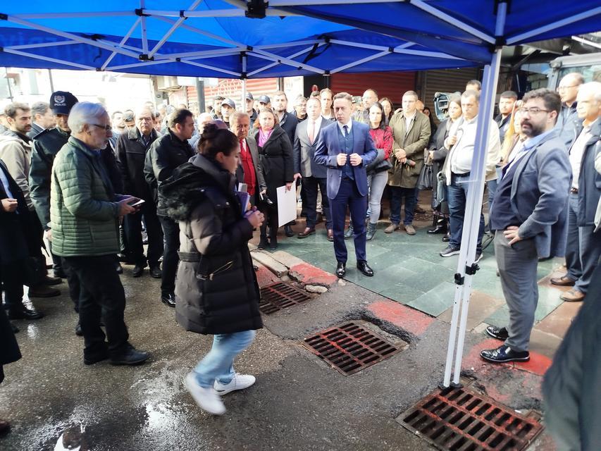 İZMİR'DE 2 KİŞİNİN ÖLDÜĞÜ ELEKTRİK AKIMI OLAYINDA KEŞİF YAPILIYOR FACİANIN GERÇEKLEŞTİĞİ YERDEKİ MAZGALLARIN ÇEVRESİ KAZILDI YURT DIŞINDAN GELEN TANIK OLAY YERİNDE İFADE VERDİ