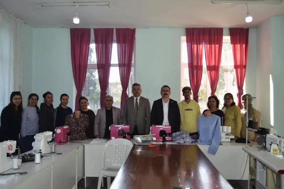 Kaymakam Ateş, Halk Eğitim kursiyerleriyle bir araya geldi