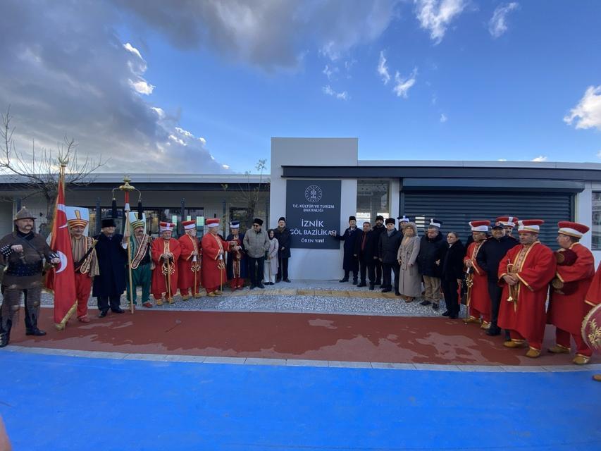 PATRİKHANE'YE MEHTERLİ CEVAP