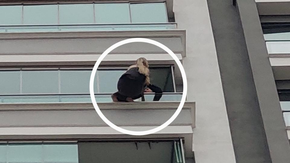 KADIN AVUKAT 12. KATIN BALKONUNDA İNTİHARA KALKIŞTI