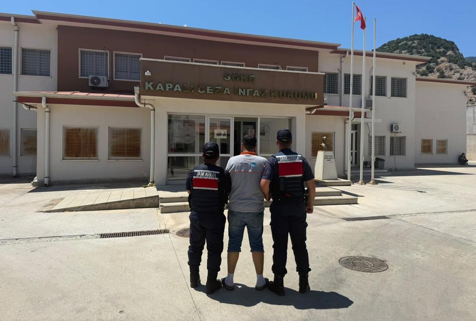 Kuşadası'nda zehir hükümlüsü yakalandı