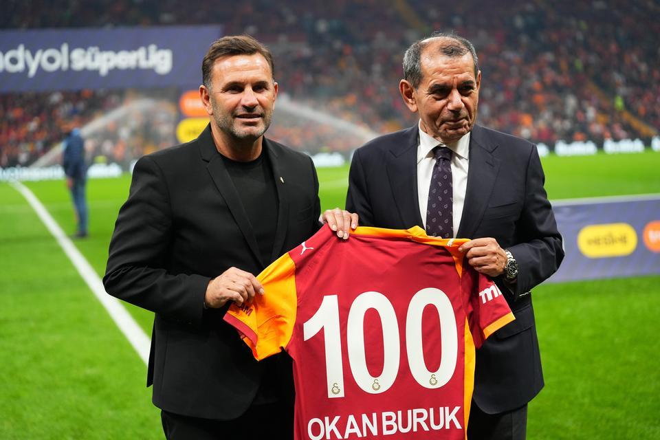 Okan Buruk'a 100. galibiyet plaketi verildi