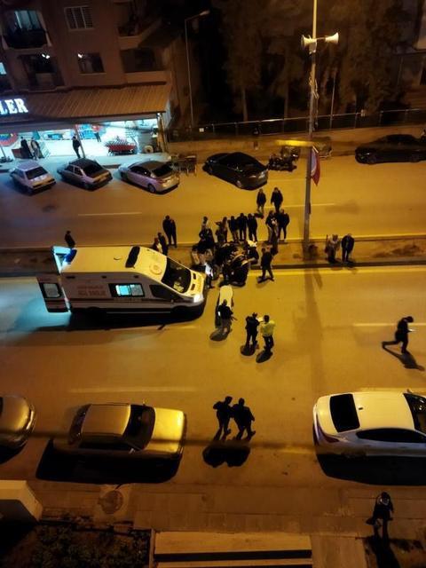 Motosiklet yayaya çarptı: 2 yaralı