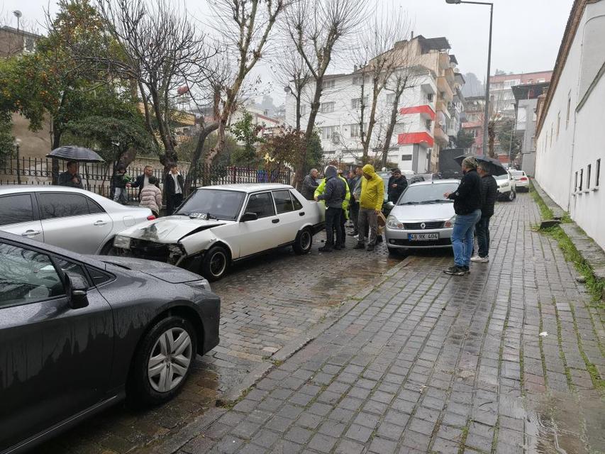 Aydın’da ilginç kaza, şoförün biri kaçtı, diğeri alkollü çıktı