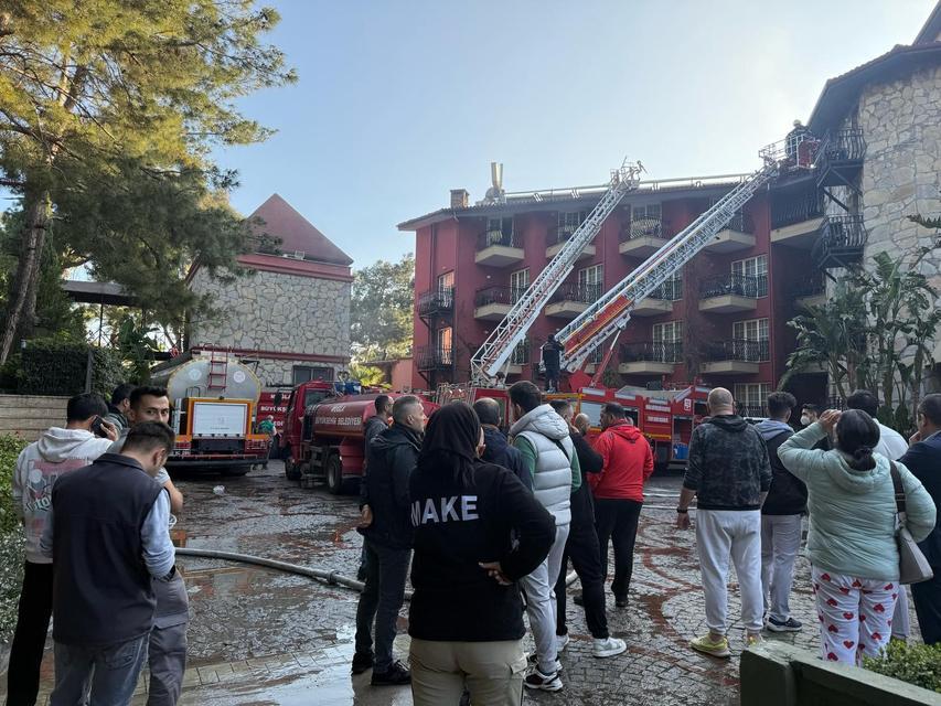 MARMARİS'TEKİ OTEL YANGINI KONTROL ALTINA ALINDI YANGINDAN ETKİLENEN 6 KİŞİ HASTANEYE KALDIRILDI, 680 KİŞİ GÜVENLİK AMAÇLI TAHLİYE EDİLDİ