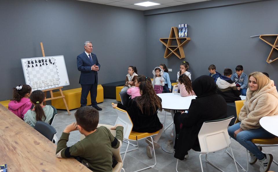 Buharkent’te minik zihinler satrançla büyüyor