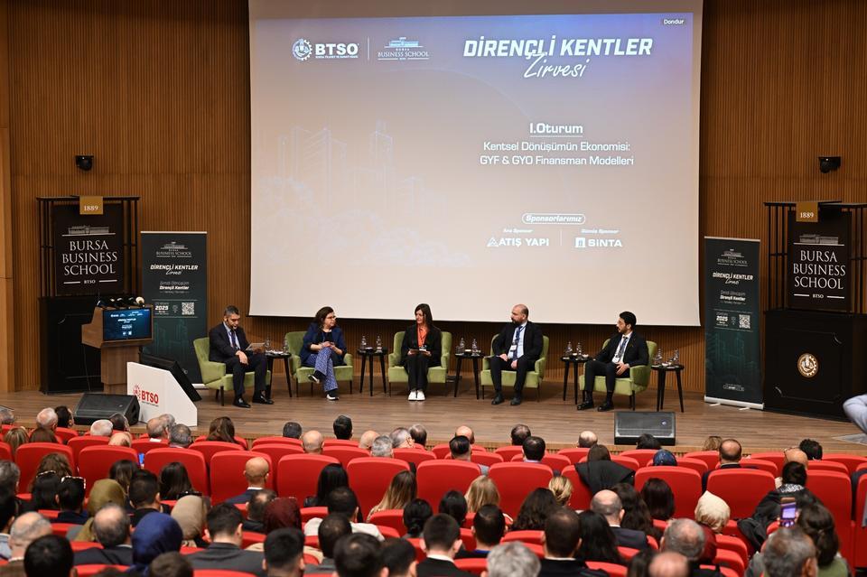DİRENÇLİ KENTLER ZİRVESİ'NDE BAŞKANLAR UYARDI DAKİKALAR SONRA DEPREM OLDU BURSA BUSİNESS SCHOOL'DA ULUDAĞ DİRENÇLİ KENTLER ZİRVESİ BTSO YÖNETİM KURULU BAŞKANI BURKAY: "PLANLAMAYI YAPAMADIĞINIZ HİÇBİR SÜRECİ YÖNETEMEZSİNİZ"