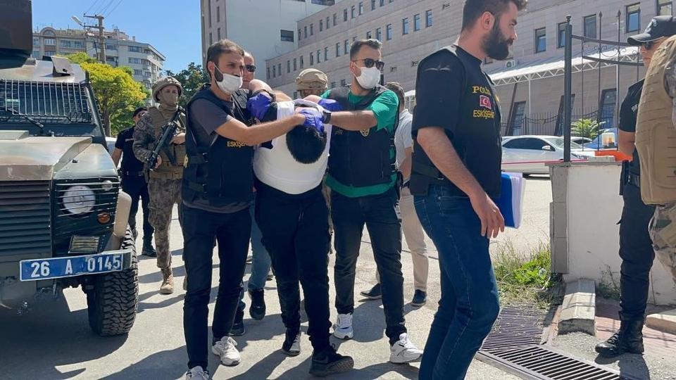 5 kişiyi bıçaklayan saldırgan cezaevinde hayatını kaybetti