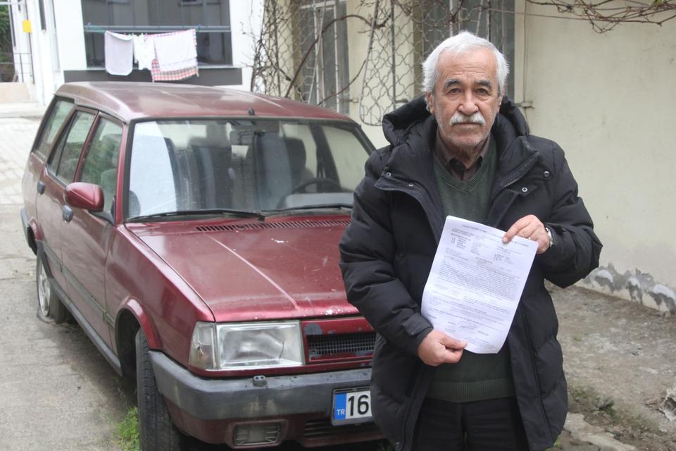 SIFIR ALDIĞI ARACINI 17 YILDIR KULLANAMIYOR ORDULU EMEKLİ ÖĞRETMEN, 1994 YILINDA SIFIR ALDIĞI, 2008 YILINDA ÇALINAN VE GERİ BULUNAN ARACINI 17 YILDIR KULLANAMIYOR HIRSIZLAR TARAFINDAN ŞASİ VE MOTOR NUMARASI İLE PLAKALI DEĞİŞTİRİLEN ARAÇ KENDİSİNE 'YEDİEMİN' ŞARTIYLA TESLİM EDİLDİ, O GÜNDEN BU YANA ARAÇ PARK HALİNDE DURUYOR