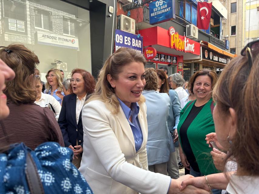 Asu Kaya’dan dikkat çeken çıkış: “Topuklayanların aksine Aydın’ın 17 bin kadın üyesinin yanına geldim"