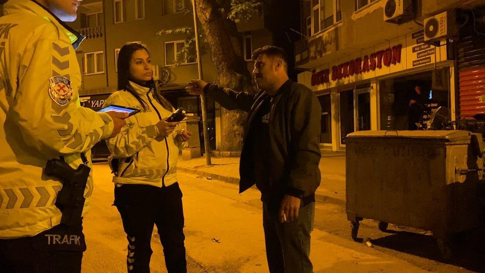 Polisin alkollü sürücüyle imtihanı
