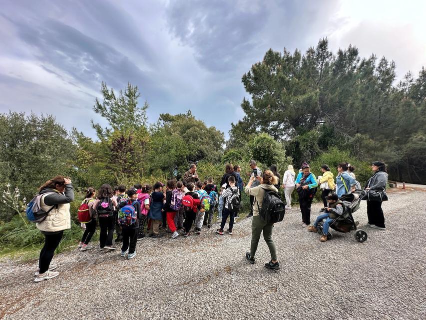 DOĞANIN SAVUNUCULARI, GENÇLERE YOL GÖSTERMEYE DEVAM EDİYOR MİLLİ PARK DOĞA EĞİTİM MERKEZİ, İLKOKUL ÖĞRENCİLERİNİ AĞIRLADI