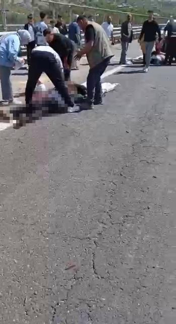 Kurbanlık yüklü kamyonet devrildi: 1 ölü, 1 yaralı