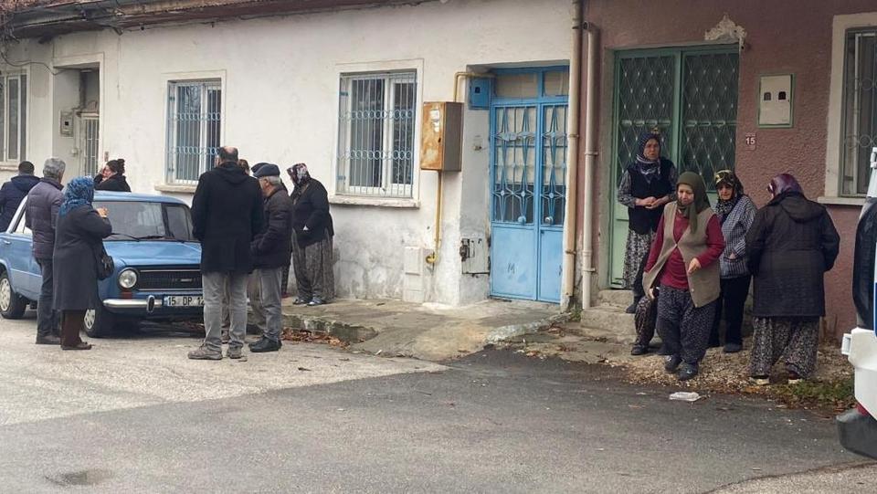 Yaşlı kadın evinde ölü bulundu