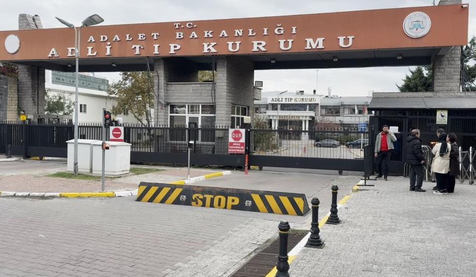Otobüs durağa çarptı: 1 ölü, 4 yaralı