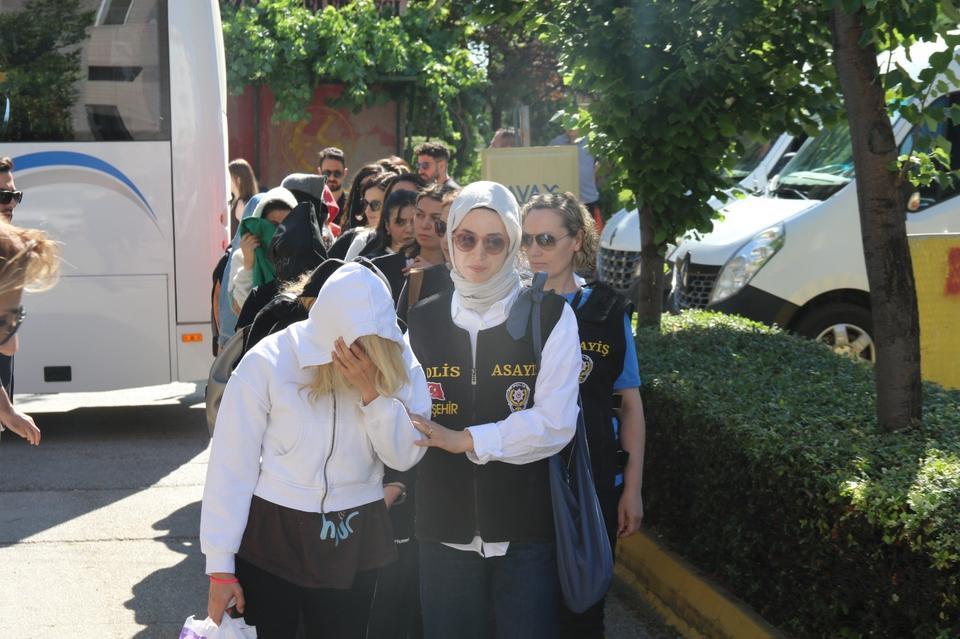 Fuhuş operasyonunda 19 şüpheli yakalandı
