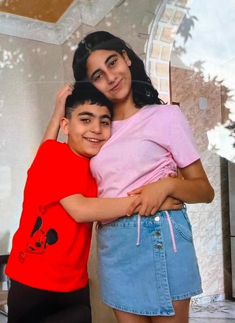 ANNENİN FERYADI YÜREKLERİ DAĞLADI: BABALARININ ÖLDÜRDÜĞÜ KARDEŞLER TOPRAĞA VERİLDİ CİNAYETTE KAN DONDURAN DETAY: BABA SES ÇIKMAMASI İÇİN YASTIKLA ÇOCUKLARININ AĞZINI KAPATIP UYKULARINDA ÖLDÜRMÜŞ