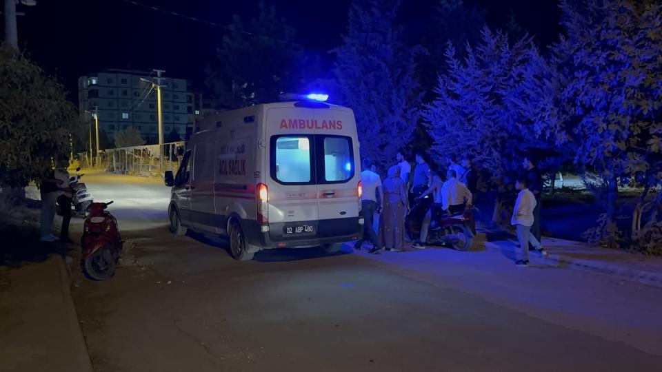 Düğünde bıçaklı kavga