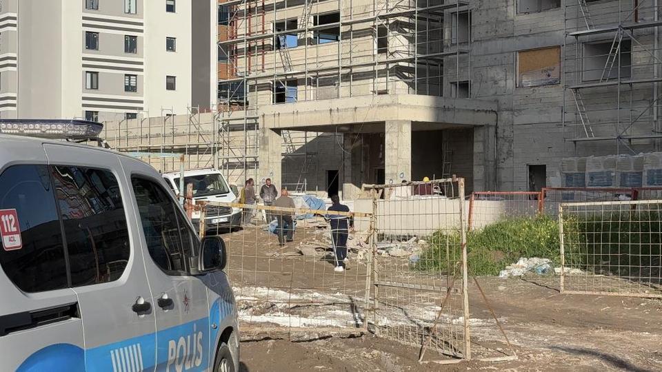 İnşaatta feci ölüm: Başına mermer düşen işçi hayatını kaybetti