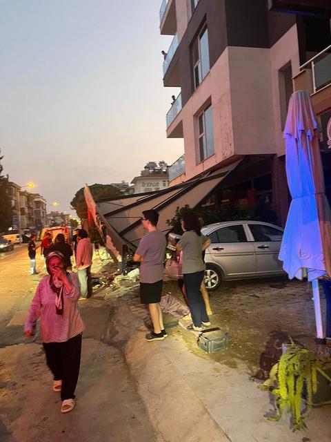 Ortalığı savaş alınana çevirdi, yara almadan kurtuldu