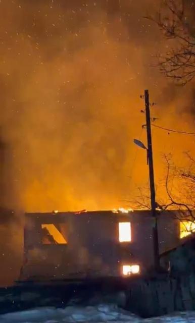 Muhtarın evi yandı