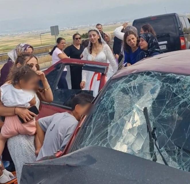 Ege’ye gelin getireceklerdi! Düğün konvoyu kana bulandı: 2 ölü, 4 yaralı