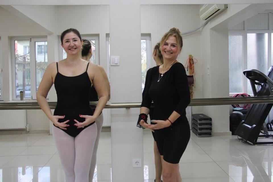 Efeler’de hayallerin yaşı yok: 47 ve 55 yaşında bale tutkusunu yeniden keşfettiler