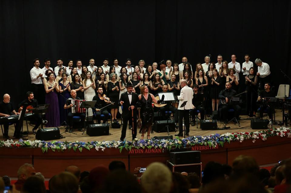 Aydın’da kulakların pasını silen konser