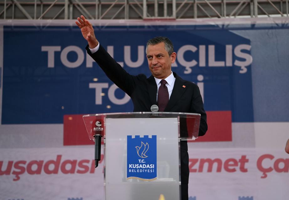 CHP GENEL BAŞKANI ÖZEL, BAŞKAN GÜNEL'İN PROJELERİNİ ÖVDÜ