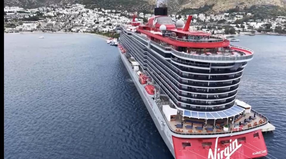 Dev kruvaziyer gemiler, 2 bin 636 turistle geldi