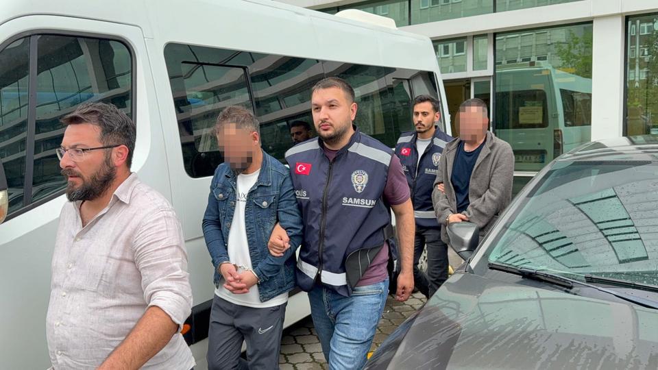 Kiracı ev sahibini bıçakladı
