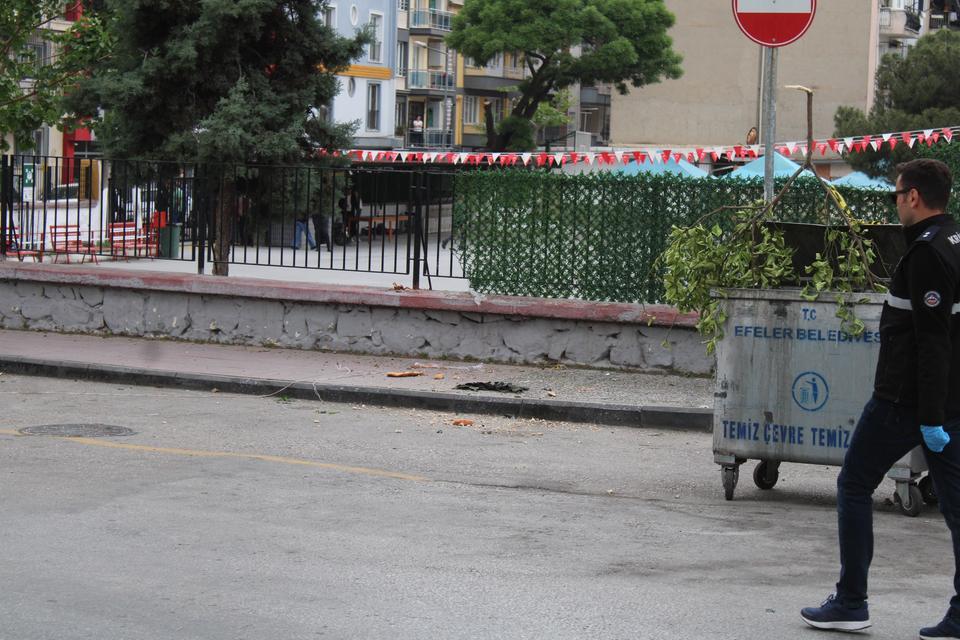 OKUL ÖNÜNDE ŞÜPHELİ ÇANTA PANİĞİ: OKUL BAHÇESİ BOŞALTILDI