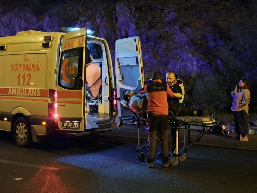 Otobüs kaza yaptı: 5 yaralı