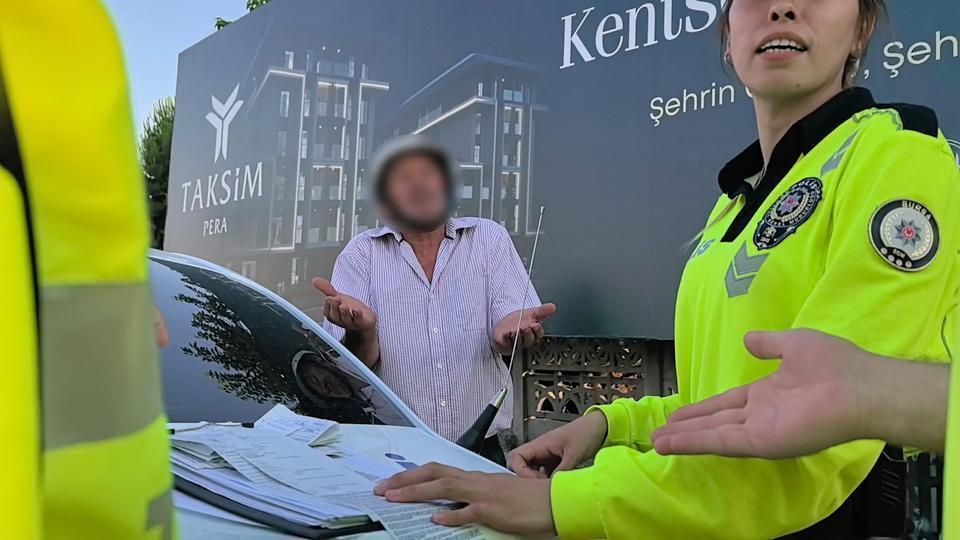 ALKOLLÜ SÜRÜCÜ POLİSE YAKALANDI: "SANKİ CİNAYET Mİ İŞLEDİK 5 TANE KAĞIT İMZALATTIN"