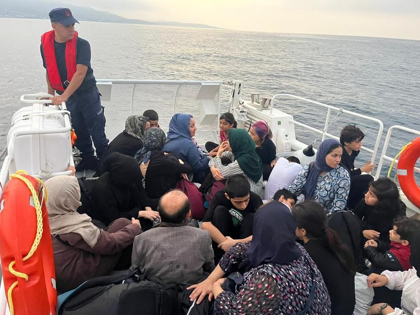 46'sı çocuk 81 düzensiz göçmen yakalandı