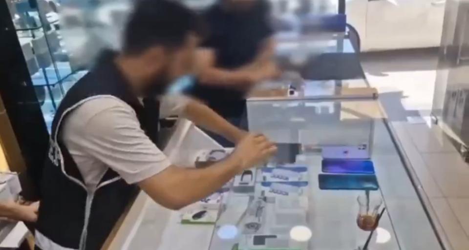 Cep telefonu kaçakçılarına dev operasyon: 8 gözaltı